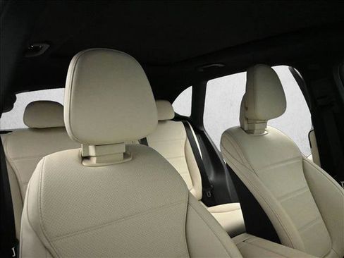 Certified 2025 Mercedes-Benz GLC 300 4MATIC image 27