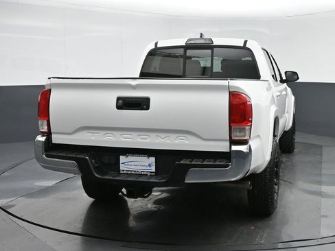 Used 2017 Toyota Tacoma SR5 image 6