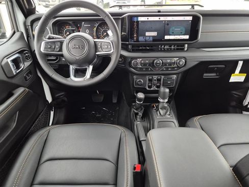 New 2026 Jeep Wrangler Unlimited Sahara AWD/4WD image 14