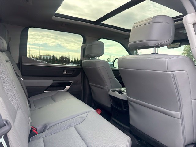 Used 2024 Toyota Tundra Limited AWD/4WD image 31