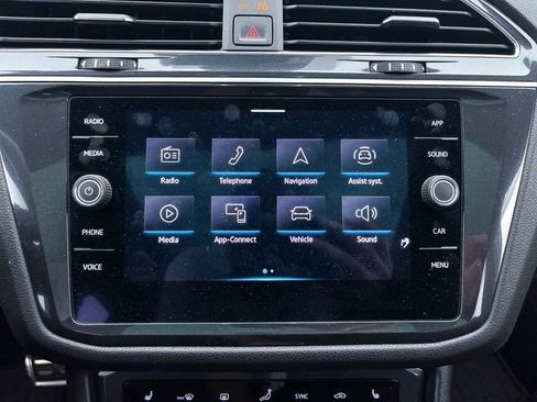 Used 2022 Volkswagen Tiguan SE R-Line image 22