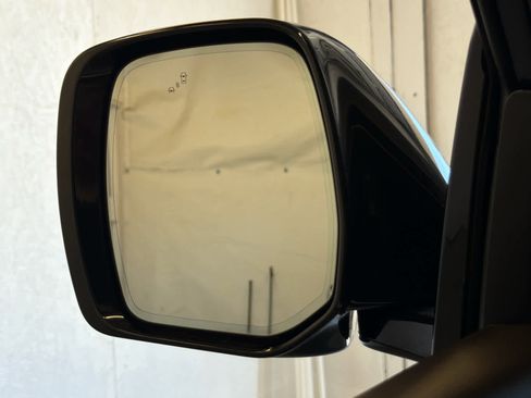 Used 2023 Nissan Armada Platinum w/ Captain's Chairs Package RWD image 68