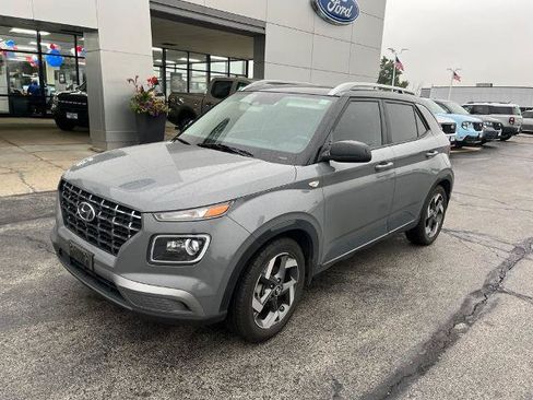 Used 2023 Hyundai Venue Limited FWD image 1