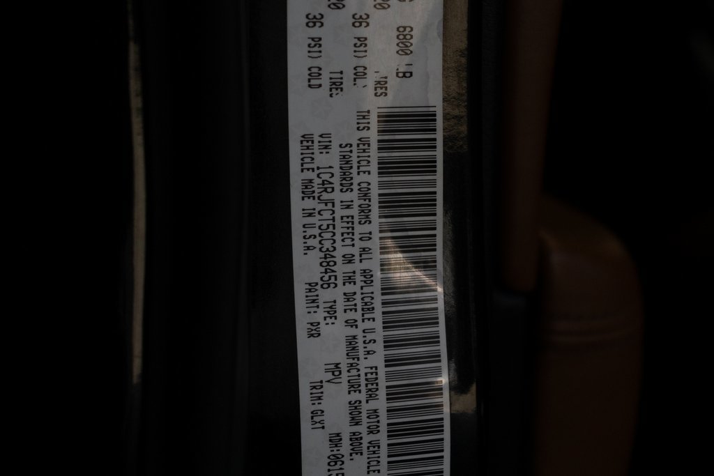 Used 2012 Jeep Grand Cherokee Overland AWD/4WD image 38