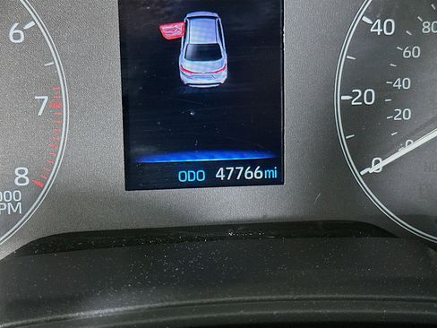 Used 2024 Toyota Corolla LE image 18