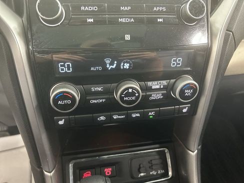 Used 2021 Subaru Ascent Limited w/ Technology Package AWD/4WD image 17