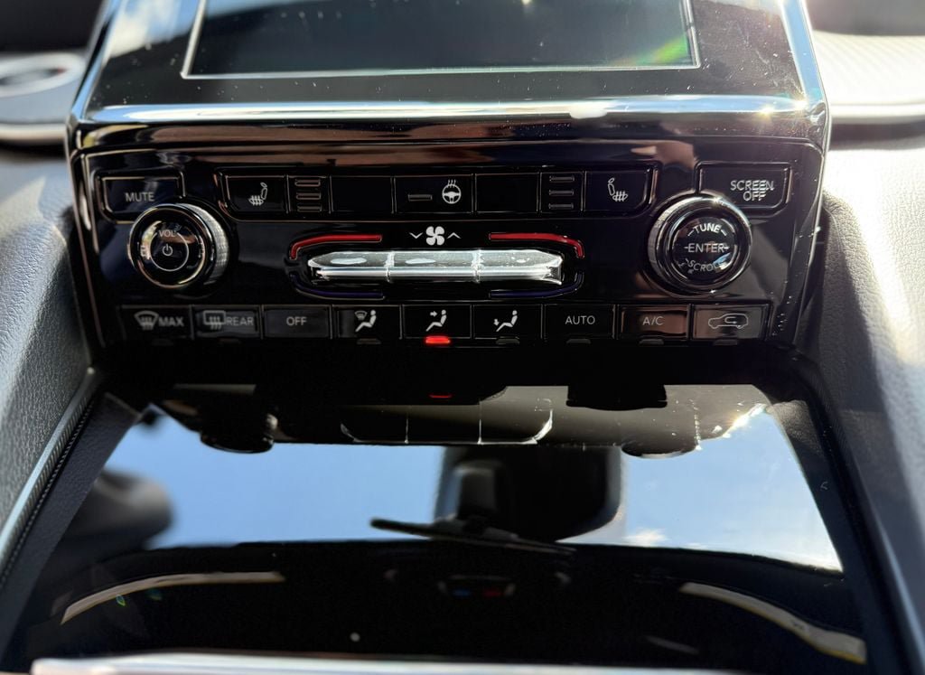 New 2026 Jeep Grand Cherokee Laredo X AWD/4WD image 24