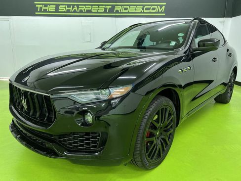 Used 2018 Maserati Levante AWD/4WD image 5