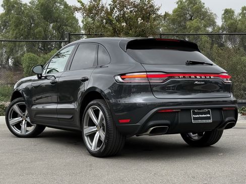 Used 2025 Porsche Macan image 3