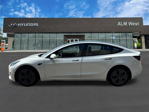 Used 2023 Tesla Model 3 Standard Range RWD image 8