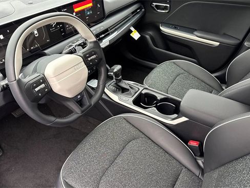 New 2025 Kia K4 GT-Line image 11