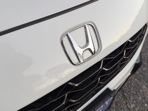 Used 2024 Honda HR-V EX-L image 8