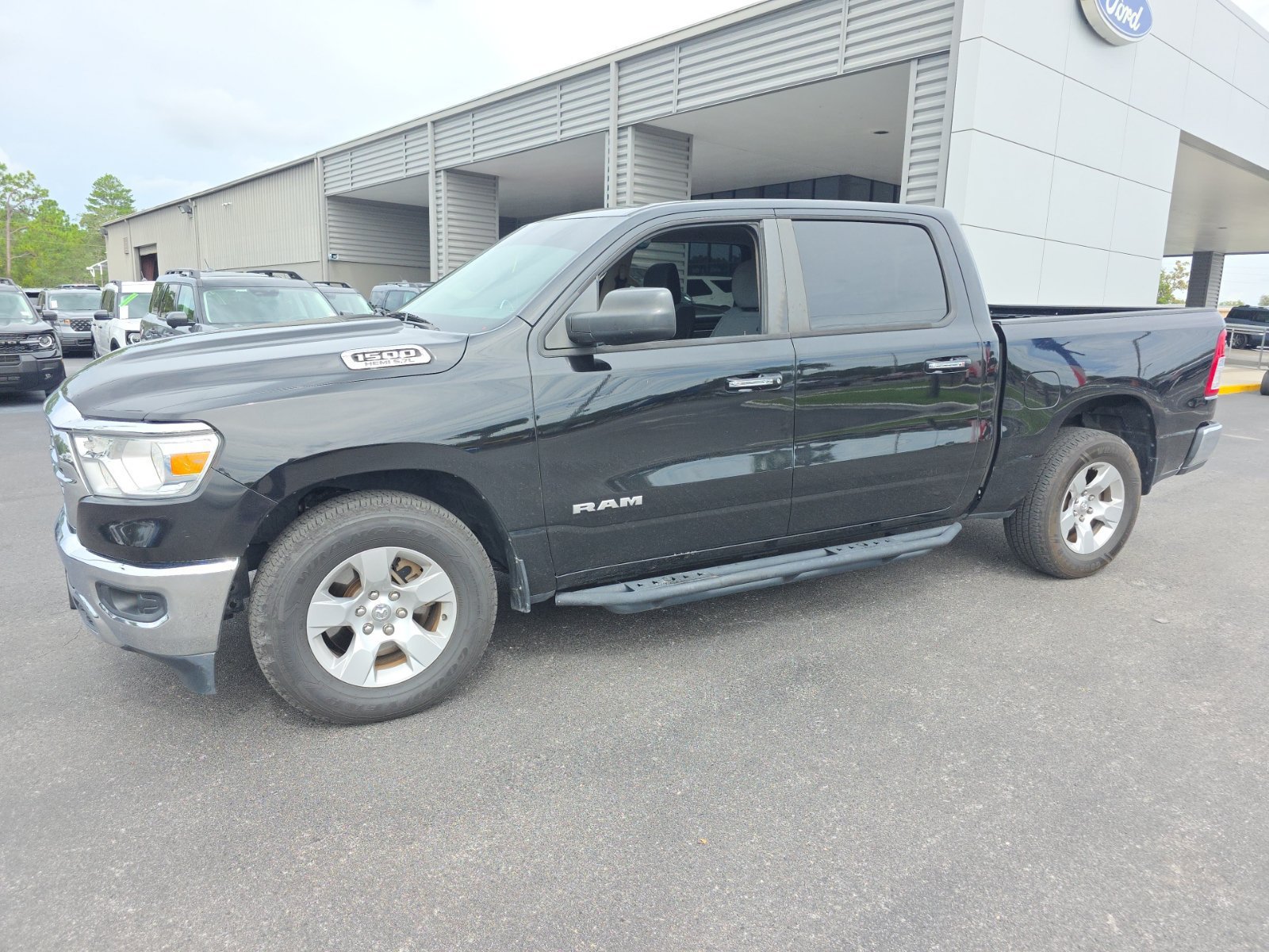 Used 2019 RAM 1500 Big Horn RWD image 8