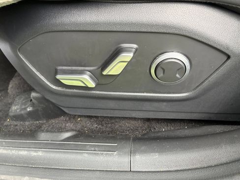Used 2025 Hyundai Santa Fe SEL FWD image 18
