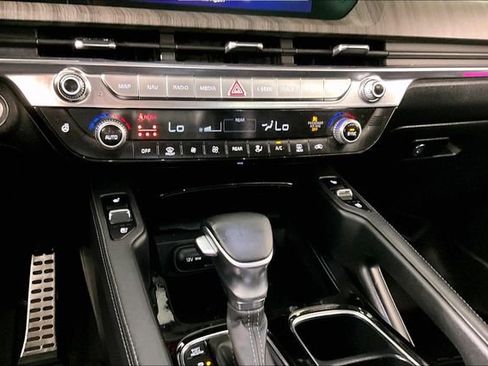 Used 2023 Kia Telluride SX Prestige AWD/4WD image 8