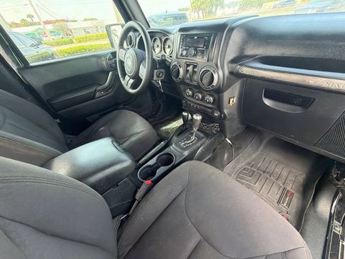 Used 2017 Jeep Wrangler Sport w/ Quick Order Package 24S AWD/4WD image 15