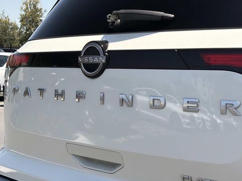 Used 2022 Nissan Pathfinder Platinum w/ Cargo Package FWD image 28