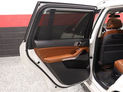 Used 2019 BMW X7 xDrive40i w/ Premium Package AWD/4WD image 39