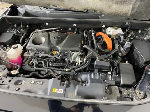 Used 2020 Toyota RAV4 Limited image 32