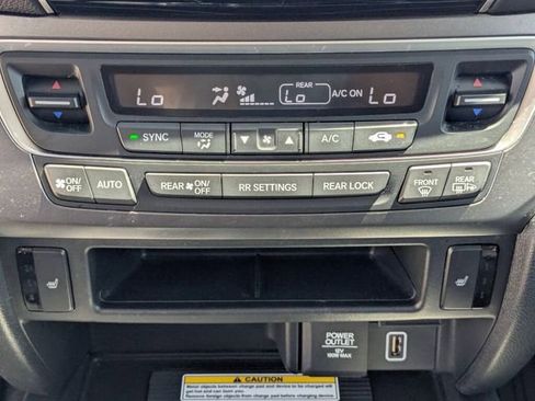 Certified 2022 Honda Pilot Special Edition image 15
