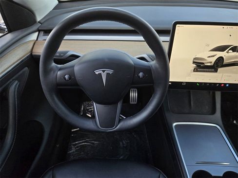 Used 2023 Tesla Model Y Long Range image 12