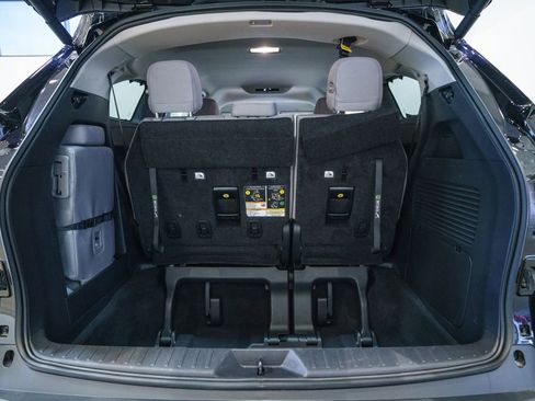 Certified 2026 Toyota Sienna LE FWD image 37
