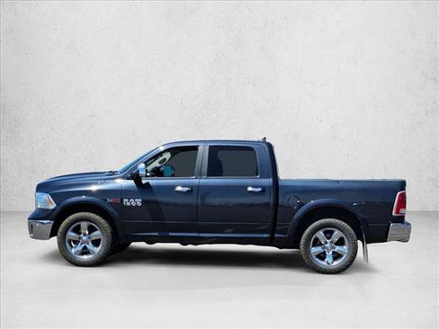 Used 2017 RAM 1500 Laramie w/ Convenience Group AWD/4WD image 8