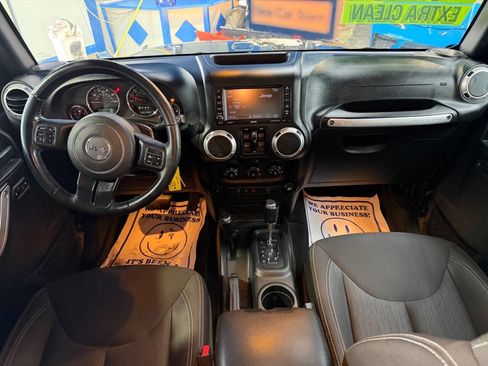 Used 2018 Jeep Wrangler Unlimited Sahara w/ Connectivity Group image 23