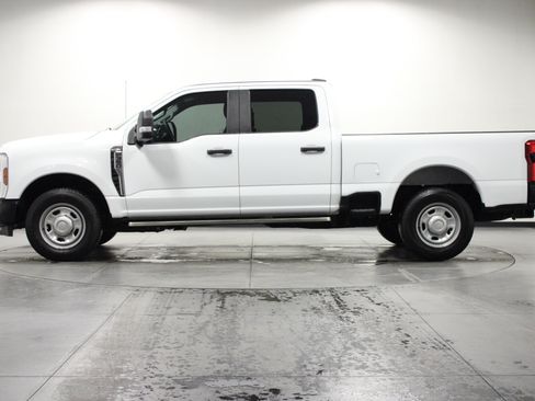 Used 2024 Ford F350 XL w/ 360-Degree Camera Package RWD image 7
