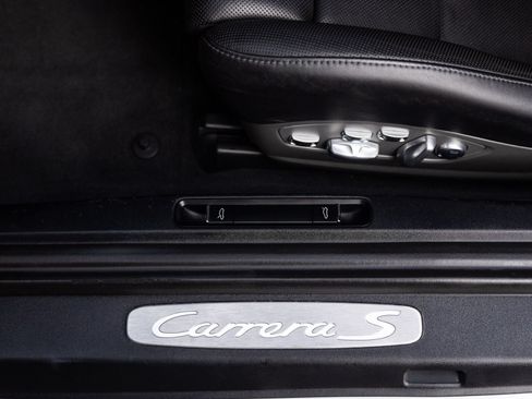 Certified 2018 Porsche 911 Carrera S RWD image 20