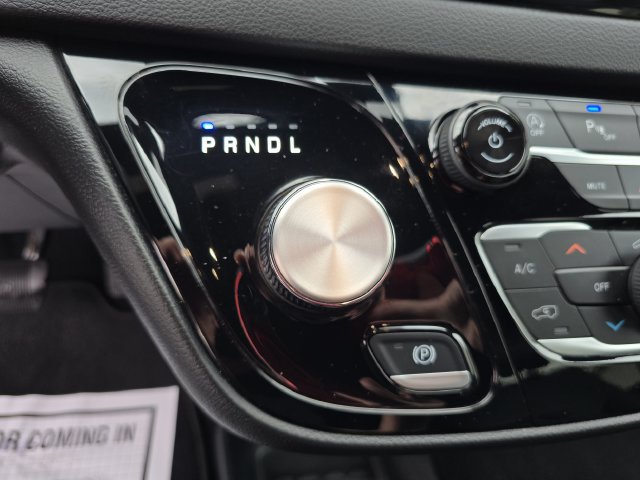Used 2025 Chrysler Pacifica Select FWD image 34
