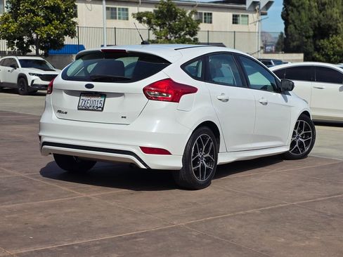 Used 2016 Ford Focus SE w/ SE Sport Package image 13