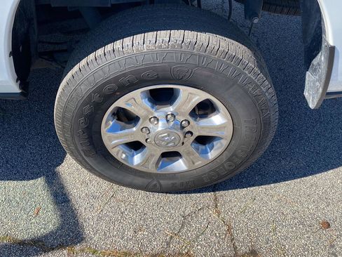 Used 2024 RAM 2500 Big Horn w/ Bed Utility Group image 11