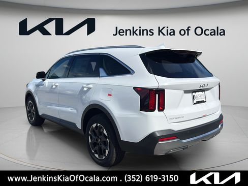 New 2026 Kia Sorento S w/ S Panoramic Sunroof Package FWD image 5