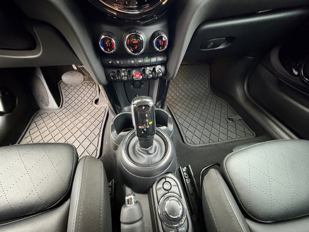 Used 2023 MINI Cooper S w/ Signature Upholstery Package FWD image 17