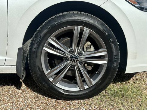 Used 2023 Volkswagen Jetta SE FWD image 13