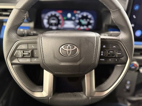 Used 2025 Toyota Tacoma TRD Off-Road image 16