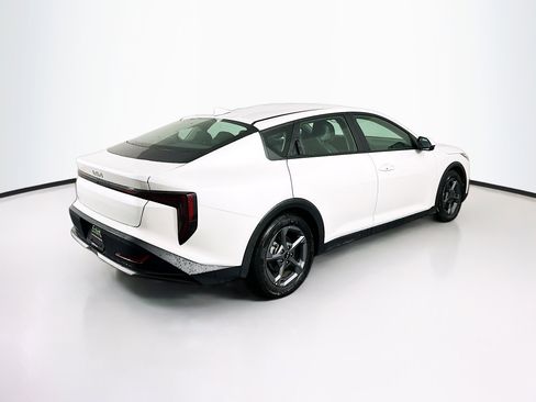 Used 2025 Kia K4 LXS image 9