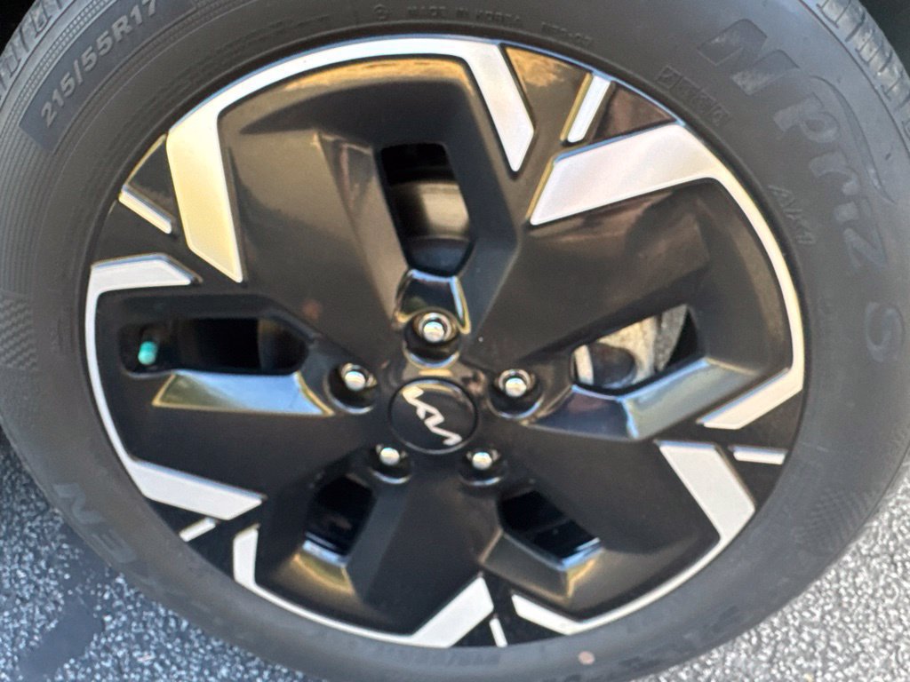 Used 2024 Kia Niro Wave w/ Wave Preserve Package FWD image 32