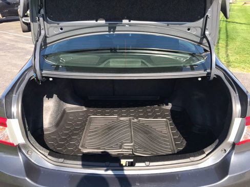 Used 2012 Toyota Corolla S image 31