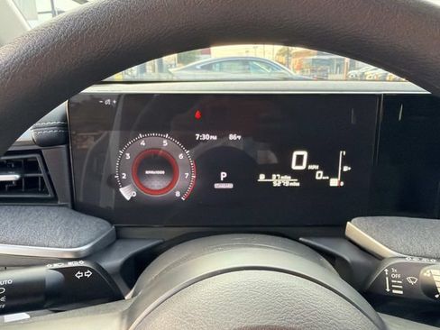 Used 2025 Nissan Kicks SV w/ SV Premium Package AWD/4WD image 19