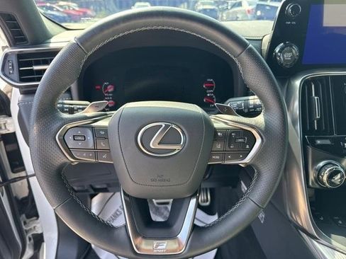 Used 2024 Lexus LX 600 F Sport image 11