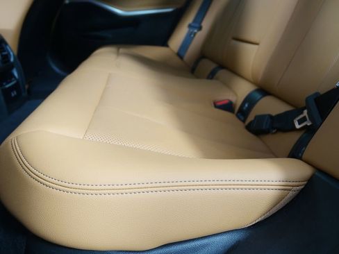 Certified 2025 BMW 330i Sedan image 15