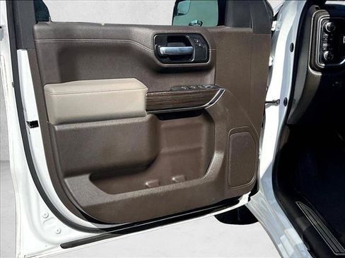 Used 2021 Chevrolet Silverado 1500 LT AWD/4WD image 17
