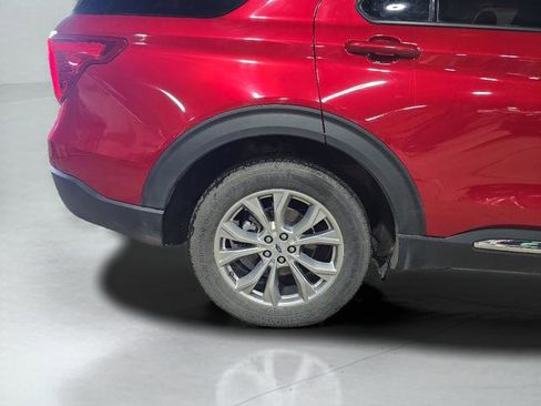 Used 2020 Ford Explorer XLT w/ Equipment Group 202A image 13