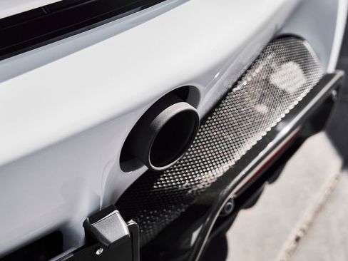 Used 2024 Ferrari SF90 Spider image 14