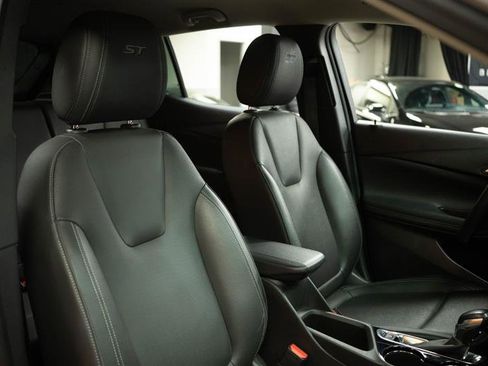 Used 2024 Buick Encore GX Sport Touring image 13