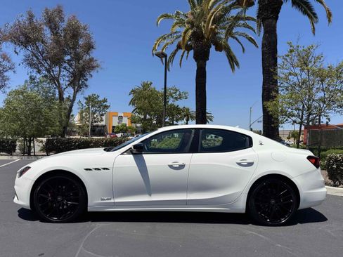 Used 2021 Maserati Ghibli S GranSport RWD image 17
