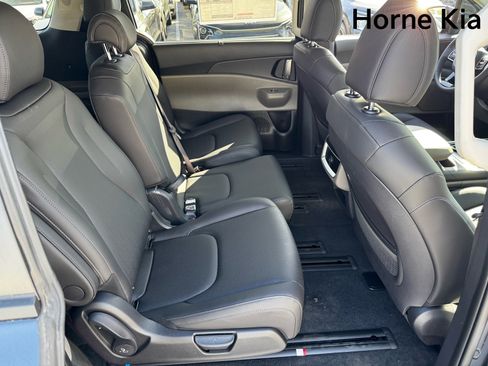 New 2026 Kia Carnival EX image 22