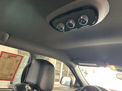 Used 2022 Dodge Durango GT image 31